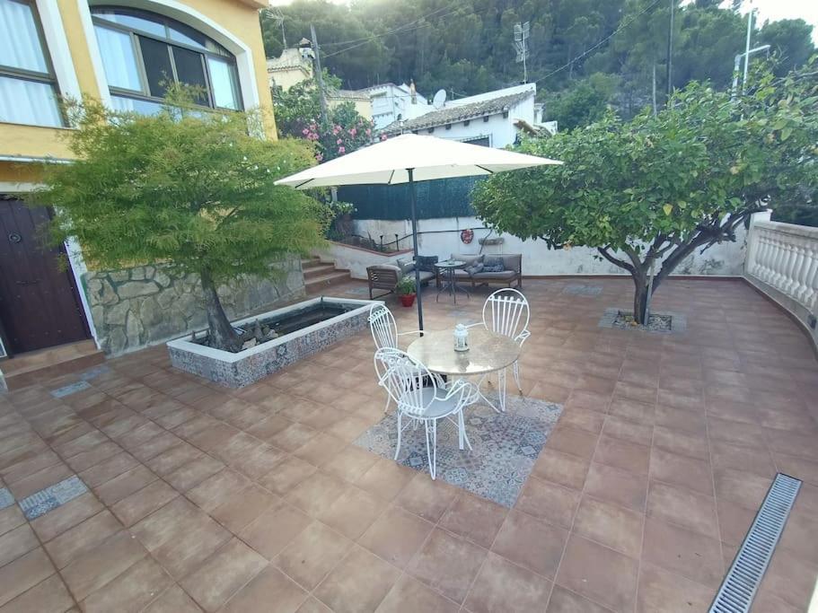 VILLA FALCONERA. A las faldas de la montaña. Gandía Exterior foto