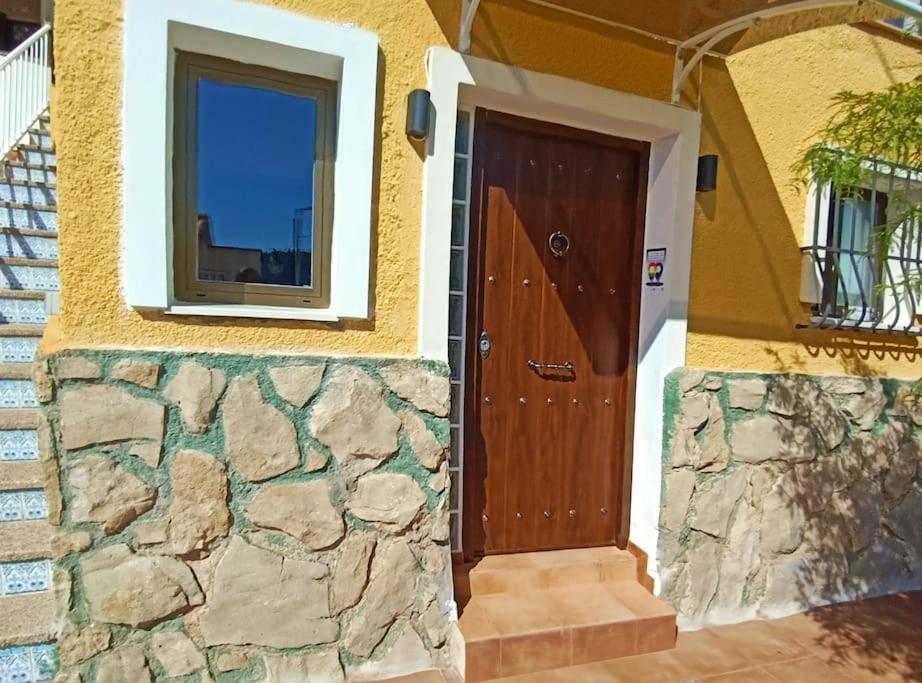 VILLA FALCONERA. A las faldas de la montaña. Gandía Exterior foto
